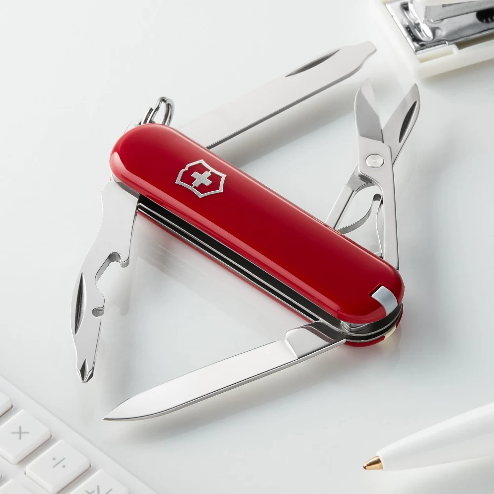Victorinox Rambler - Red 5 Victorinox Rambler - Red - Image 3