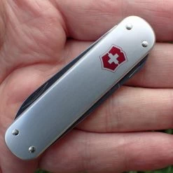 Victorinox Money Clip Alox - Silver -Online Camping Supplies 0.6540.16 5 600x600 7fd820f4 00ce 4021 9df7 623f0bf101af