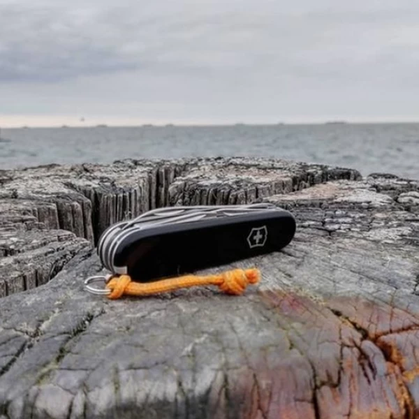 Victorinox Climber - Red Blistered 6 Victorinox Climber - Red Blistered - Image 4