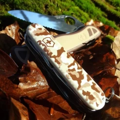 Victorinox Huntsman - Desert Camo -Online Camping Supplies 1.3713.941 4 600x600 1
