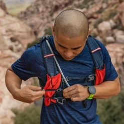 Nathan Vapor Swift Blue Nights/High Risk Red (4L) 11 Nathan Vapor Swift Blue Nights/High Risk Red (4L) -Online Camping Supplies 4720N 0585 6 600x600 cd792583 8131 4426 8f50 30895b6e89df