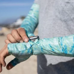 Sunday Afternoon UVShield Cool Sleeves With Hand Cover - Black -Online Camping Supplies 6 c85ee17a bec8 45ba 886b 54f812f01008