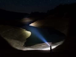 Fenix TK35 2018 XHP35 HI LED Flashlight 1300LM Black -Online Camping Supplies Fenix TK35 2018 Flashlight beam 1